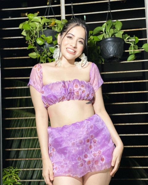 Urfi Javed Beautiful HD Photoshoot Photos  Wallpapers