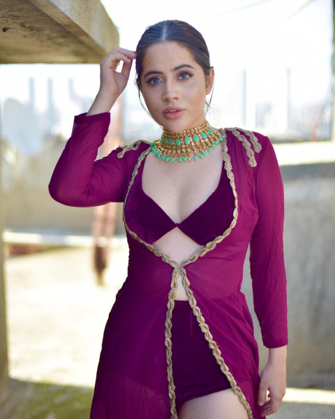 Urfi Javed Beautiful HD Photoshoot Photos  Wallpapers