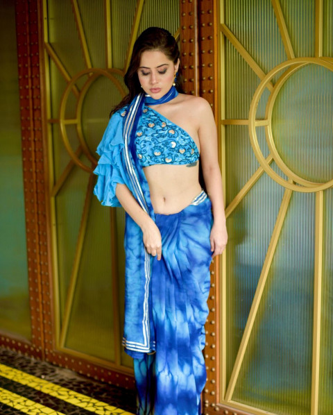 Urfi Javed Beautiful HD Pictures Mobile   Wallpapers