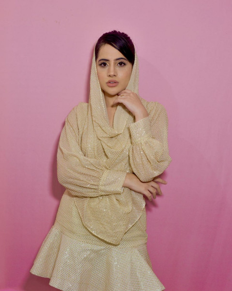 Urfi Javed Beautiful Hot HD Latest Photos Mobile Pictures
