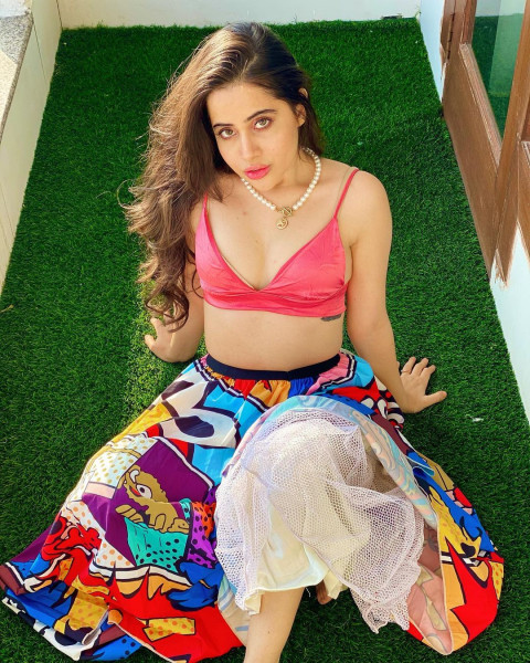 Urfi Javed Hot Beautiful HD Photoshoot Photos  Wallpaper
