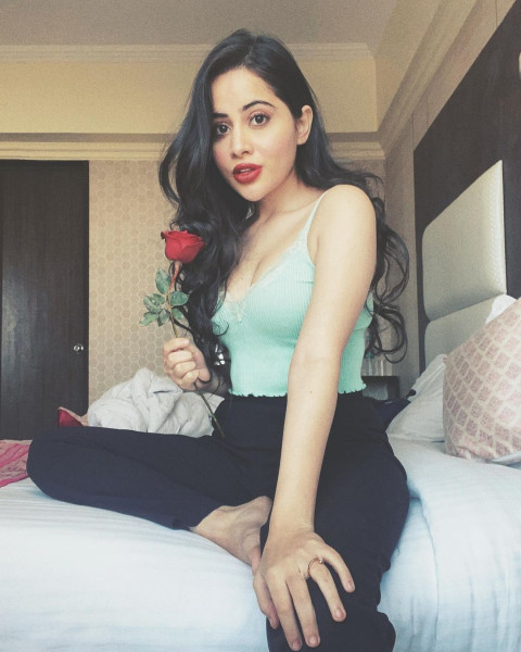 Urfi Javed Hot Beautiful HD Photoshoot Photos  Wallpaper