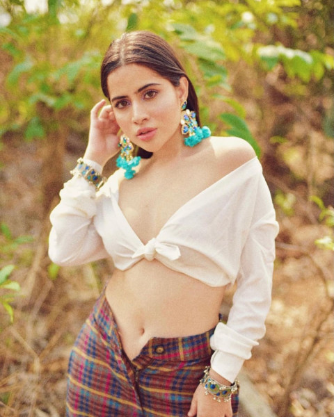 Urfi Javed Hot Beautiful HD Photoshoot Pics Wallpapers