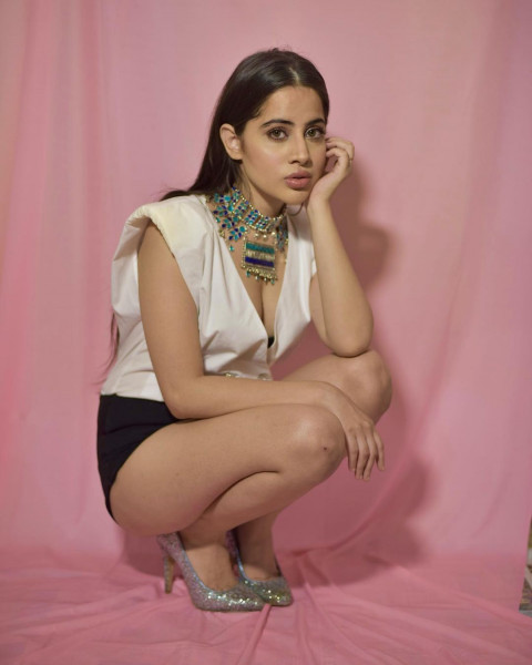 Urfi Javed Hot Beautiful HD Photoshoot Pics Wallpapers