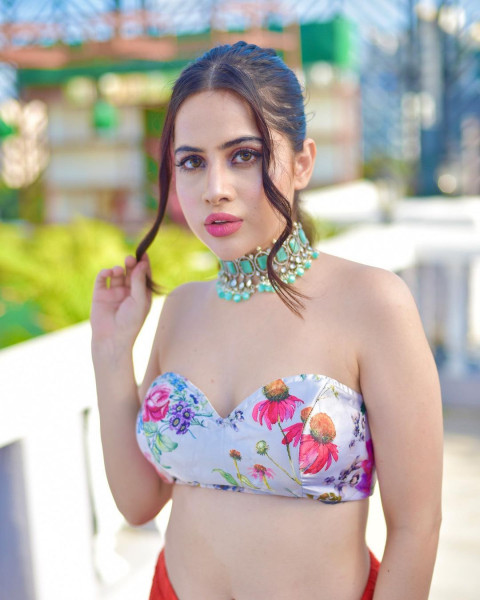 Urfi Javed Latest Beautiful Full HD Photos Mobile   Wallpapers