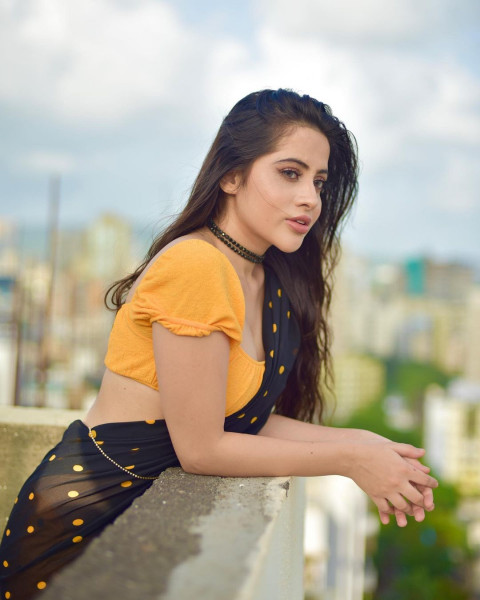Urfi Javed Latest HD Hot Photos Mobile   Wallpapers