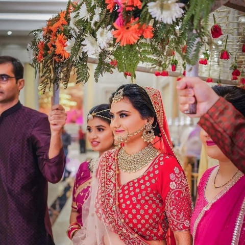 Wedding Photoshoot Dresses For Girls Wallpapers Pics