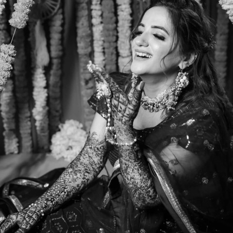 Wedding Photoshoot Poses Indian Girls Wallpapers HD