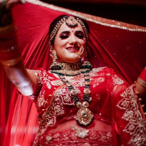 Wedding Photoshoot Poses Indian Girls Wallpapers HD