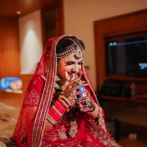 Wedding Photoshoot Poses Indian Girls Wallpapers HD
