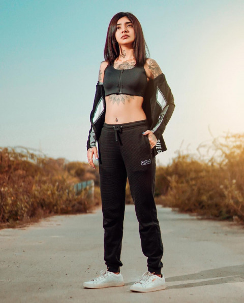 Wish Rathod Hot HD Photos & Wallpapers For Mobile