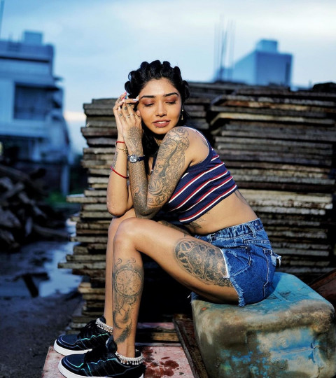 Wish Rathod Sexy Look HD PIcs Wallpapers for Mobile