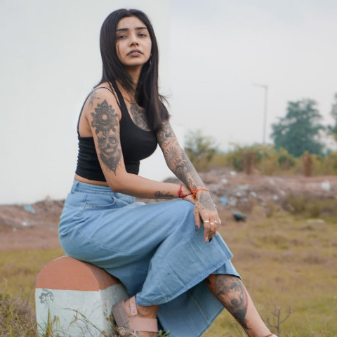 Wish Rathod Sexy Look HD PIcs Wallpapers for Mobile