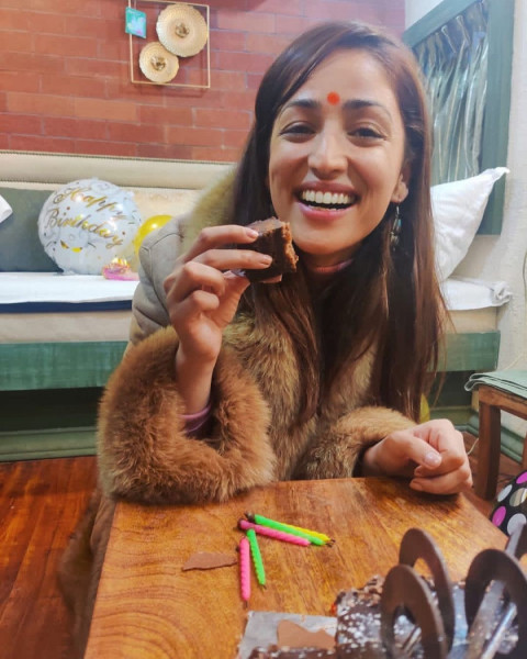 Yami Gautam Cute hd Wallpapers Images Photos New