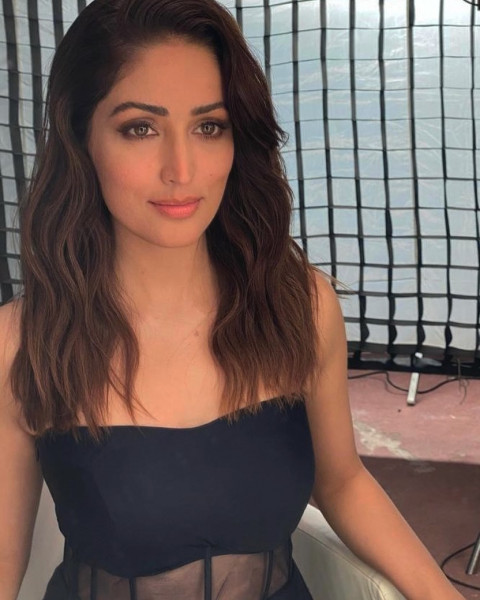 Yami Gautam Wallpapers Images WhatsApp DP Pic