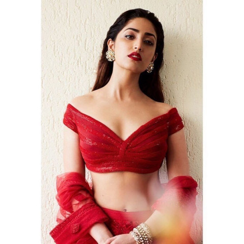 Yami Gautam Wallpapers Images WhatsApp DP Pics