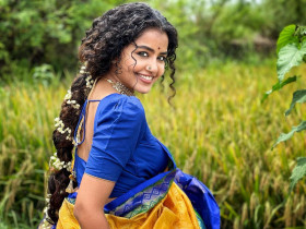 Anupama Parameswaran Beautiful Hot HD Mobile Wallpapers OyePhoto
