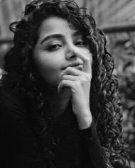 Anupama Parameswaran Latest Hot HD Photos Wallpapers OyePhoto