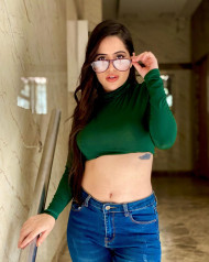 Hot Urfi Javed Beautiful HD Pictures Mobile Wallpapers | OyePhoto