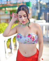 Urfi Javed Beautiful HD Pictures Mobile   Wallpapers